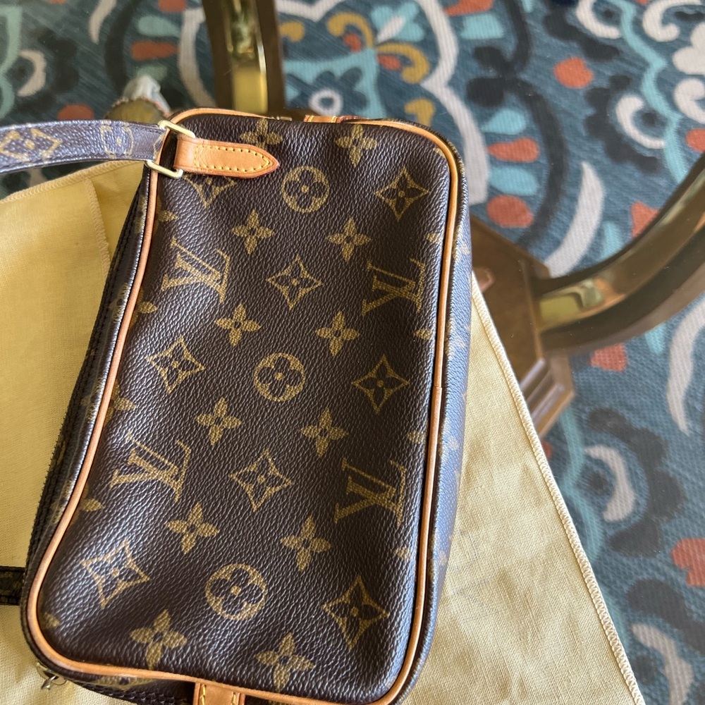 Brown Leather Zip Wallet - Picture 9 of 12